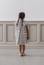 將圖片載入圖庫檢視器 Organic Elizabeth Smocked Dress - Marigold Floral