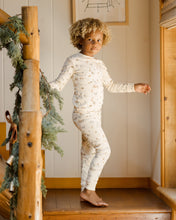 將圖片載入圖庫檢視器 Organic Long Sleeve Pajama Set || Winter Town